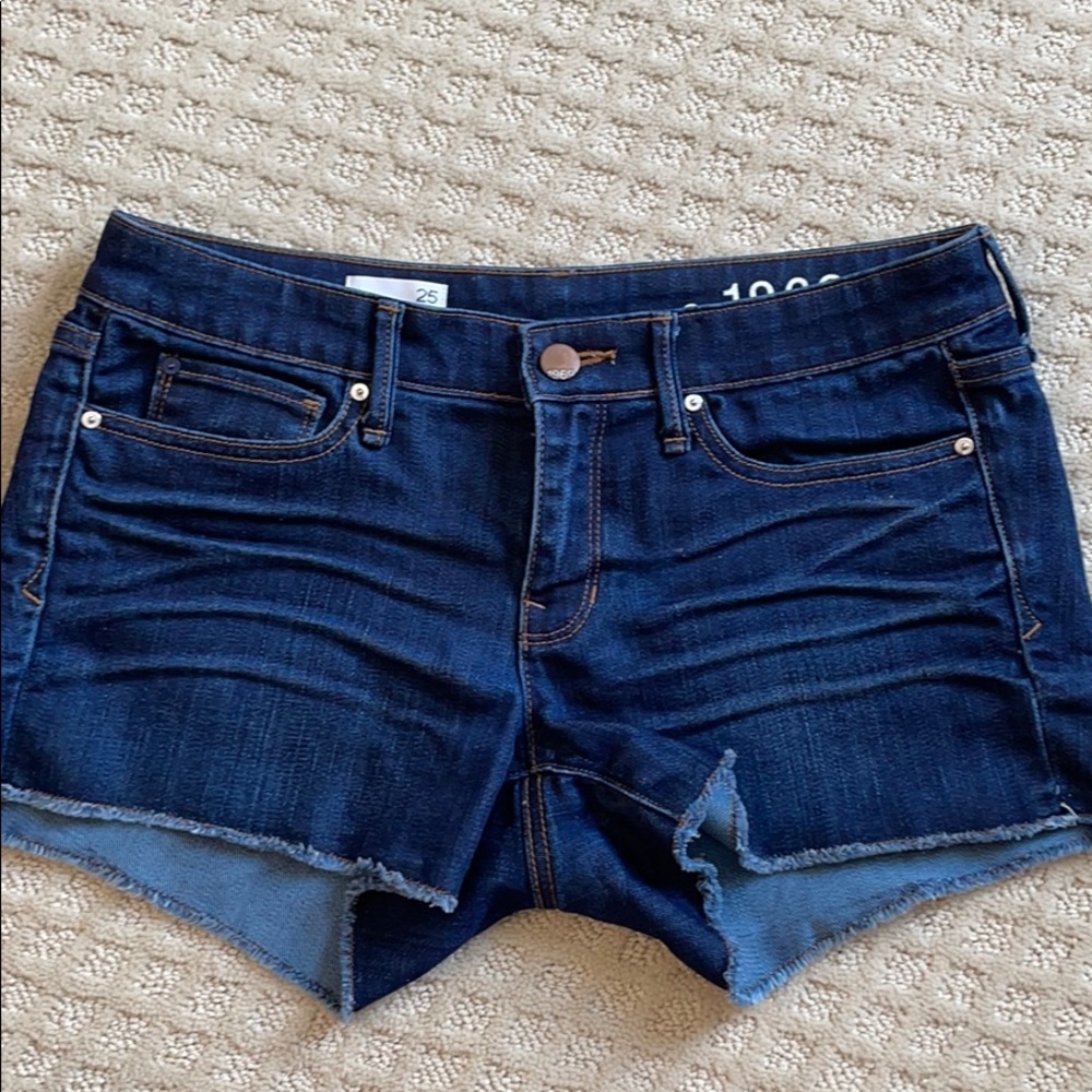 Cut off shorts